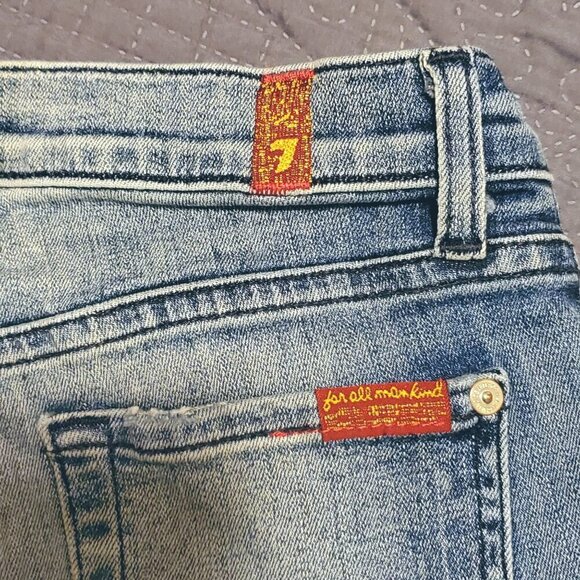 7 For All Mankind Womans Size 26 The Skinny Mid-Rise Jeans Light Wash Denim - Picture 9 of 13